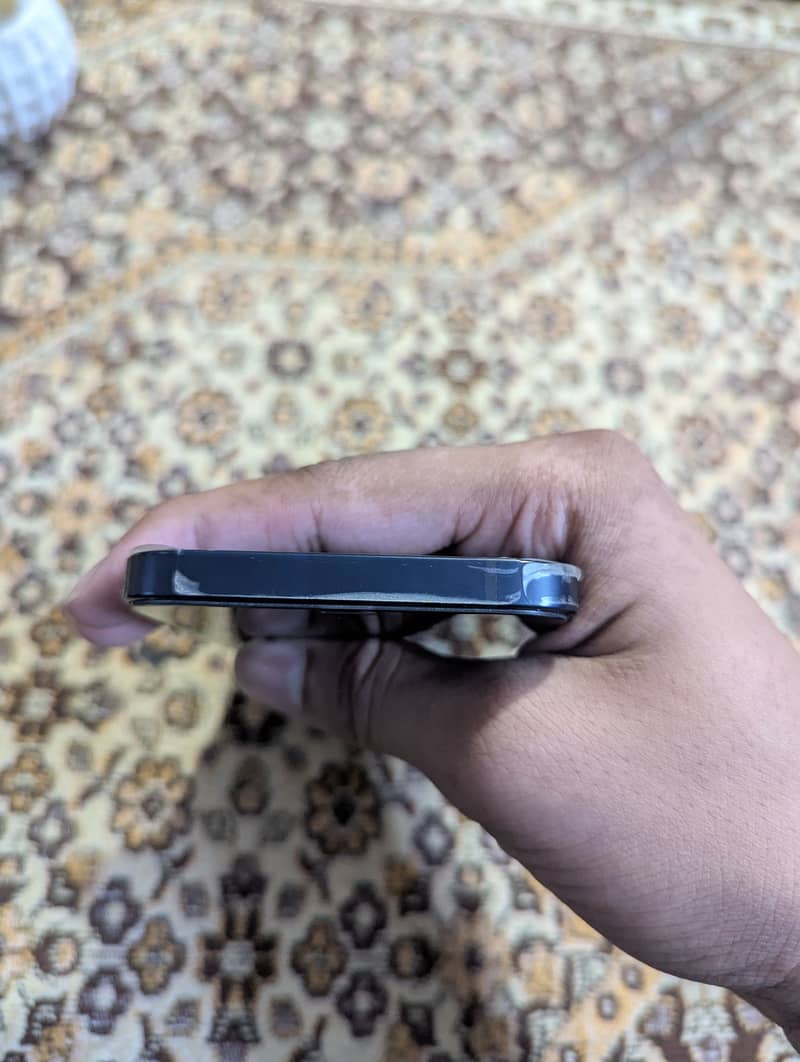 Apple iPhone 12 Water Pack 5