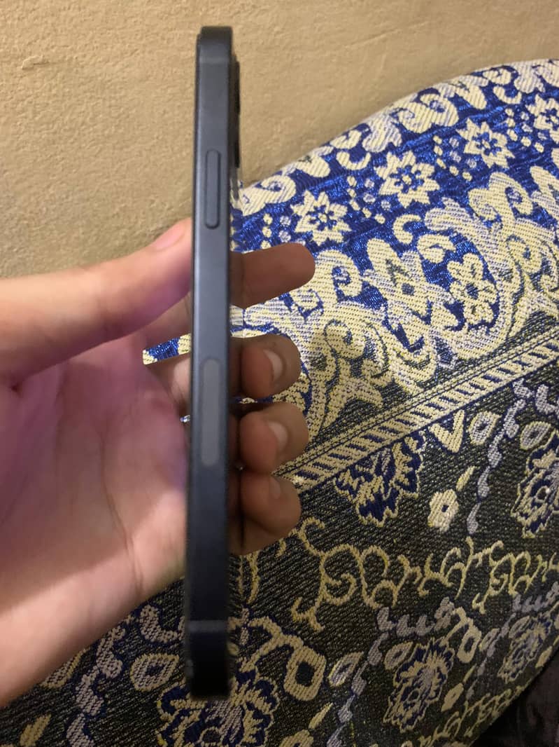 Apple iPhone 12 3