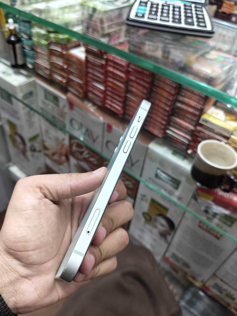 Apple iPhone 12 2