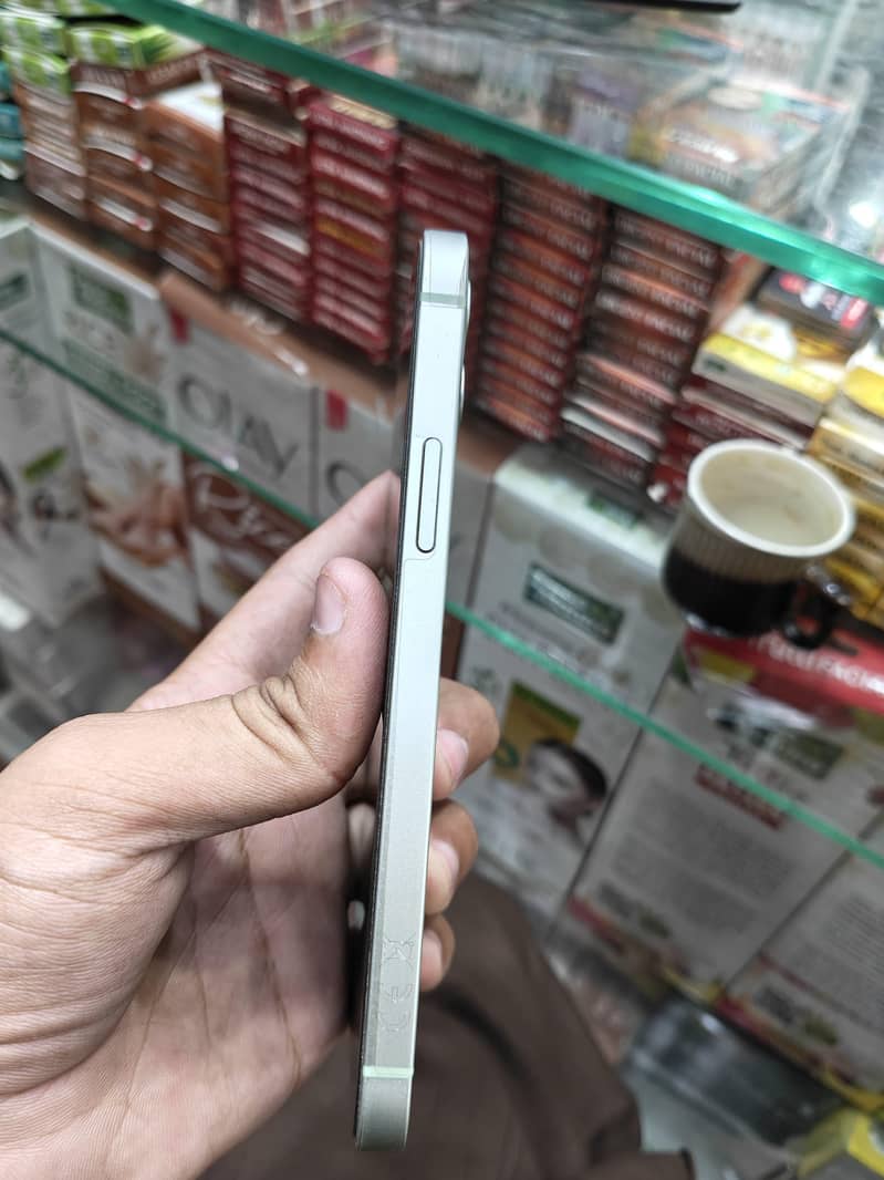 Apple iPhone 12 3