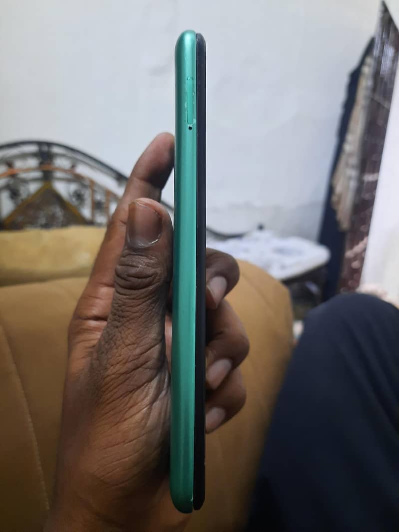 Samsung Mobile M30s 4