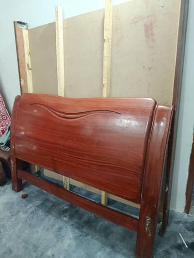 Diyar king size Bed