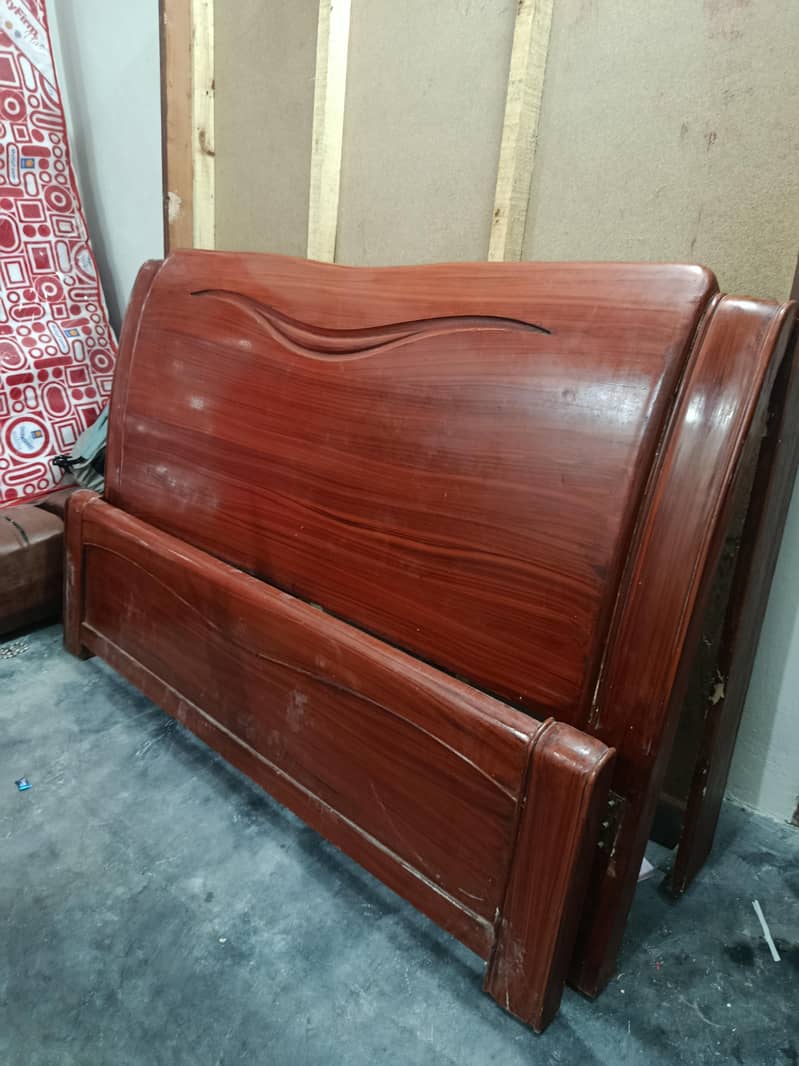 Diyar king size Bed 1