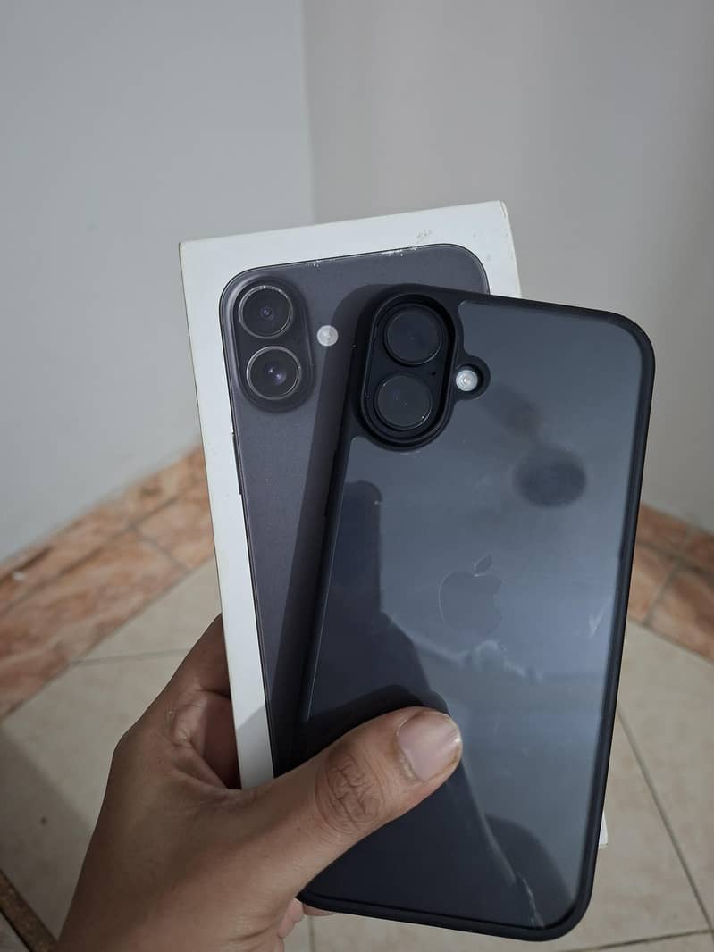 Apple iPhone 16 Plus 0