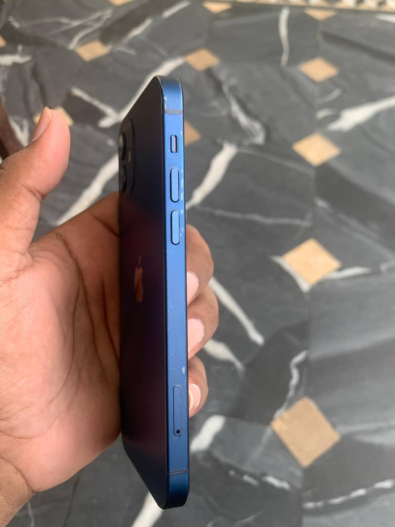 Apple iPhone 12  (JV) 3