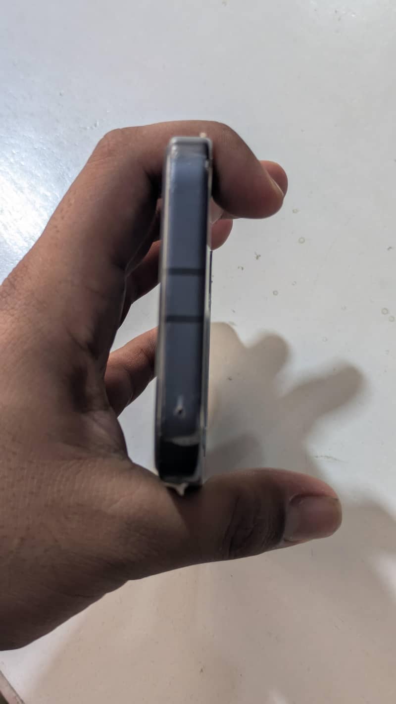 Google Pixel 9a 3