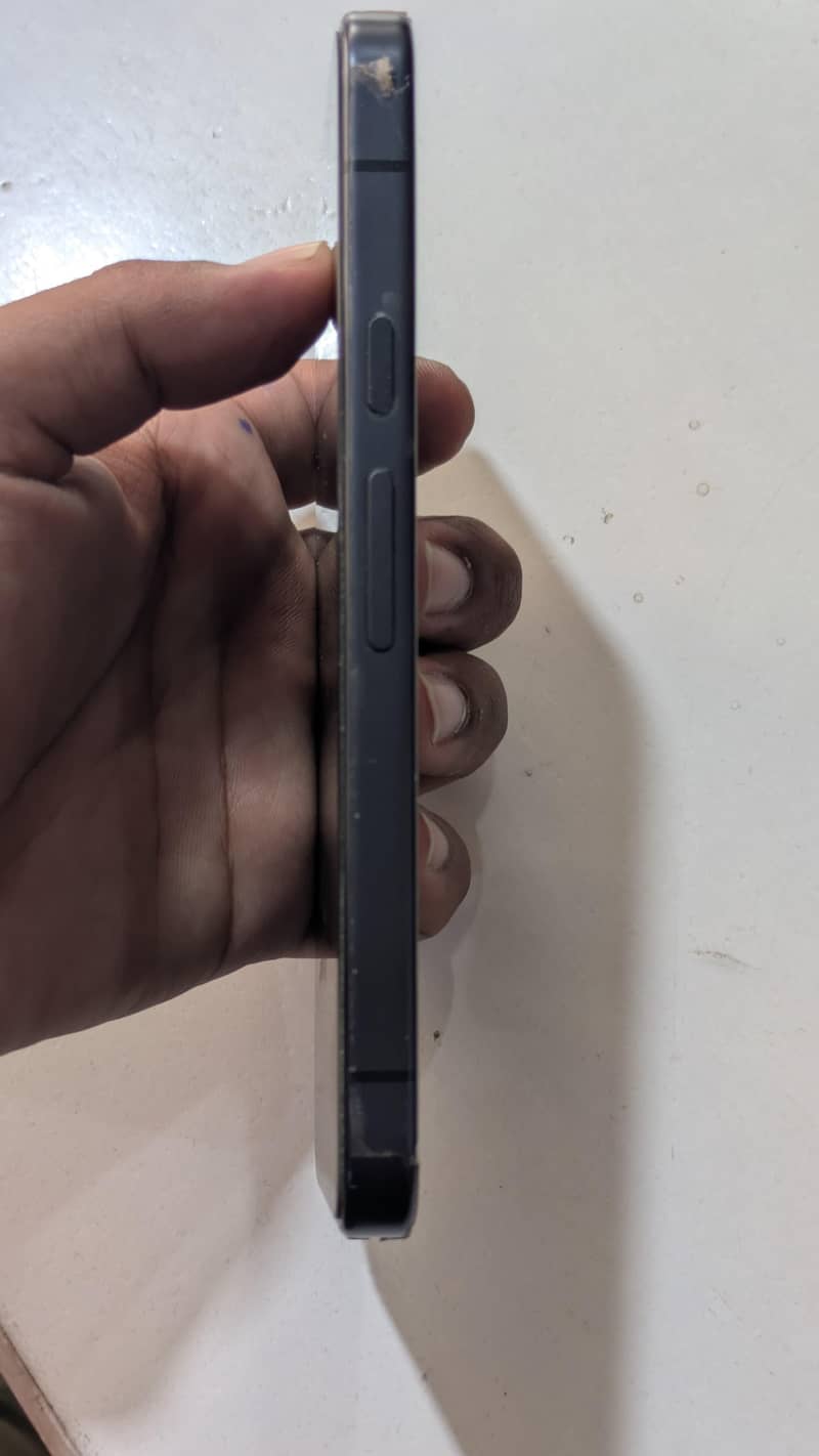 Google Pixel 9a 4