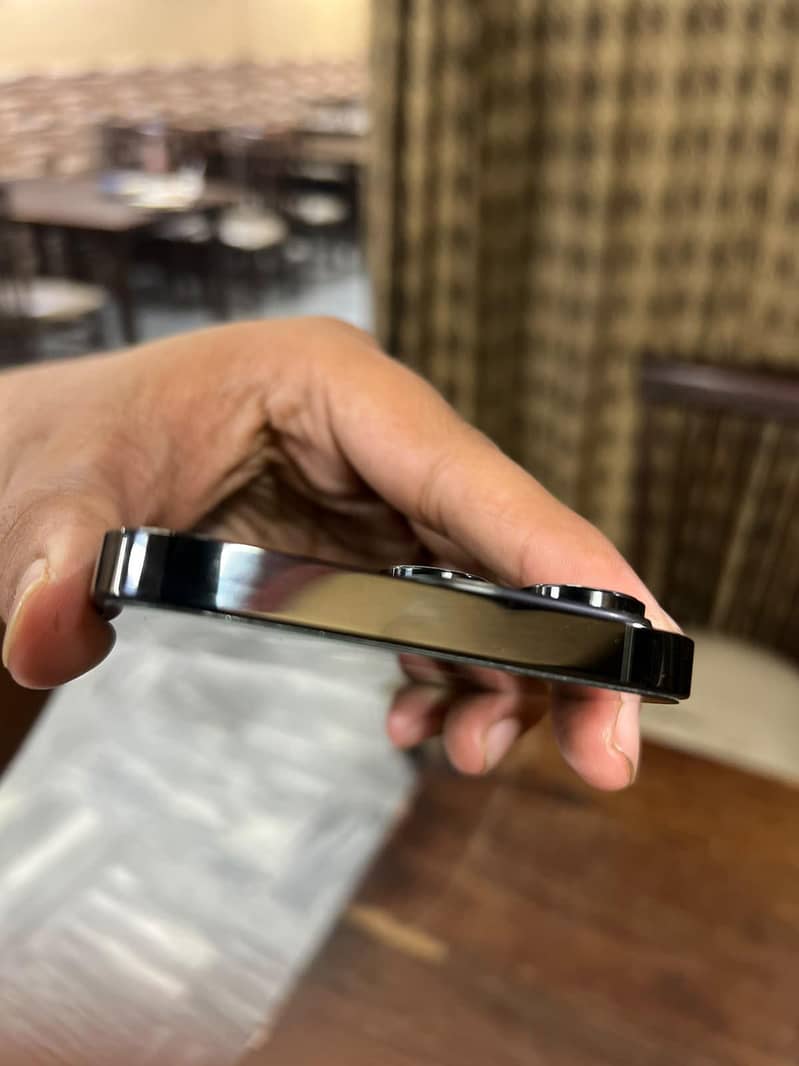 Apple iPhone 14 Pro Max 3