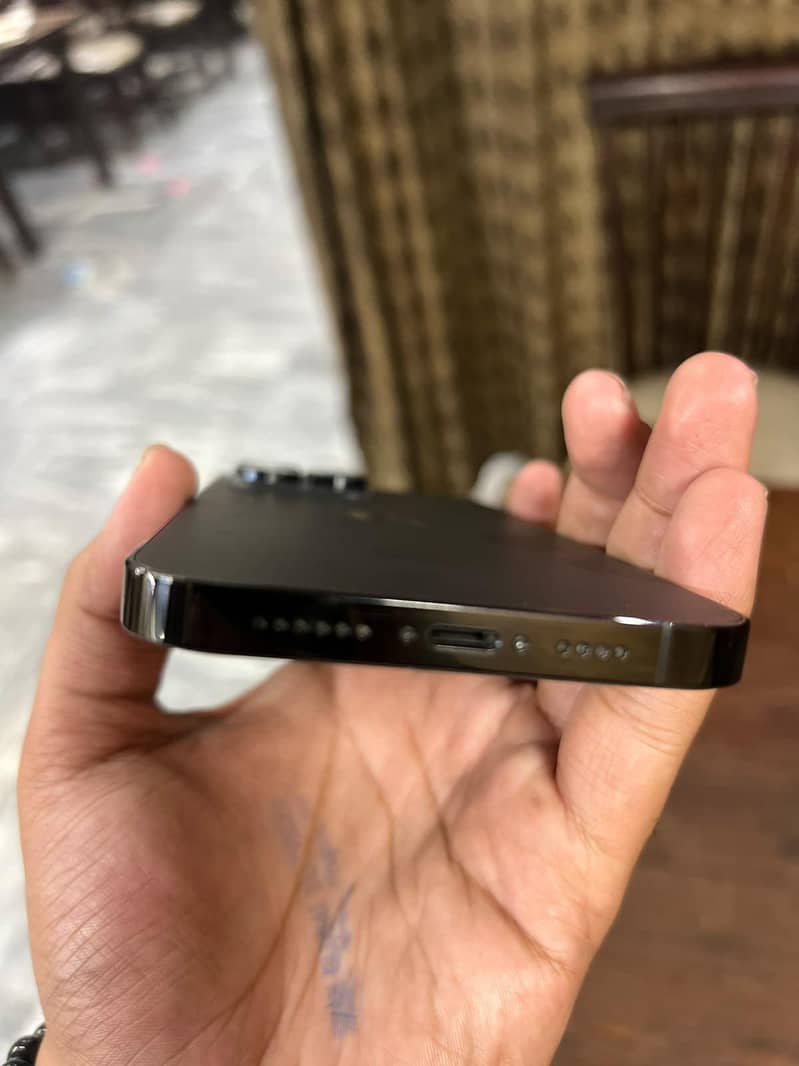 Apple iPhone 14 Pro Max 4