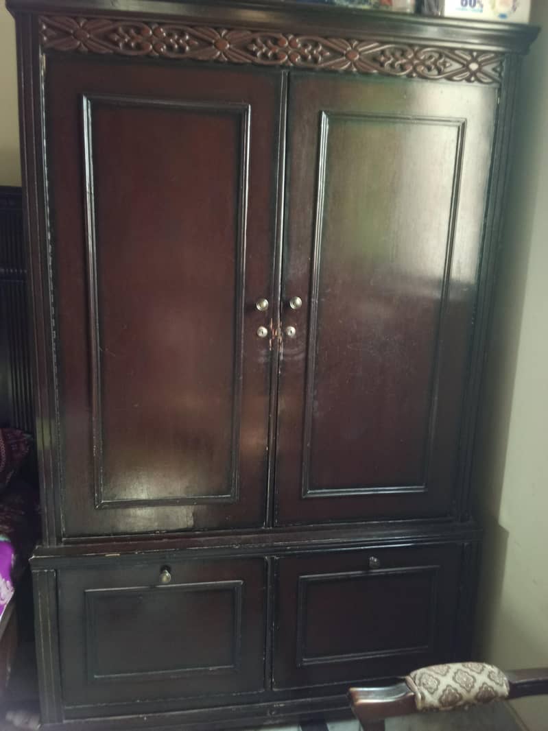 wardrobe 0