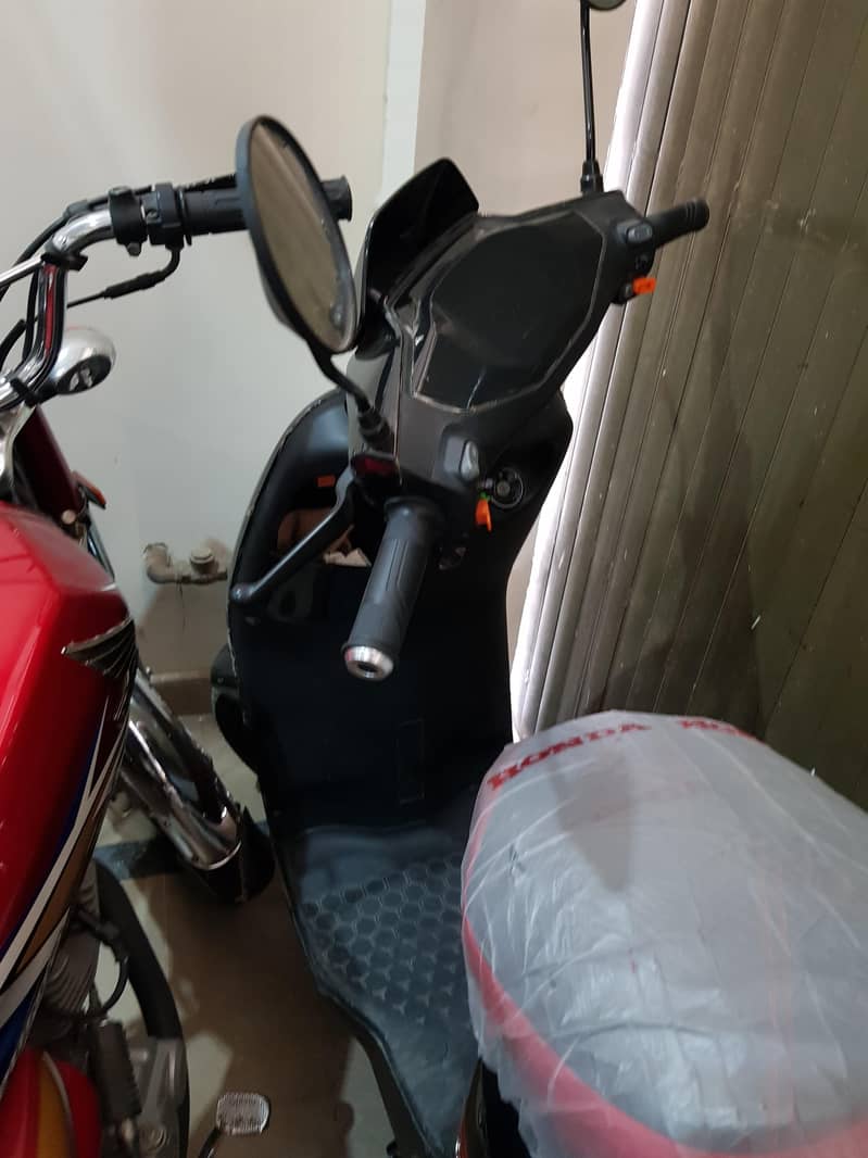 Scooty evee 0