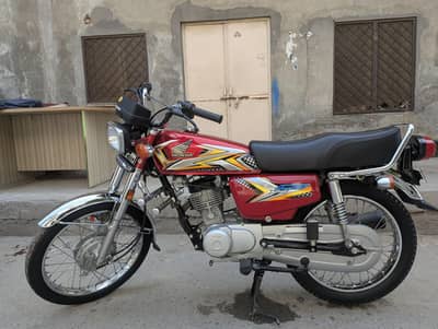 Honda 125 for sale Good condition 2025 model . . . . . 03242801468