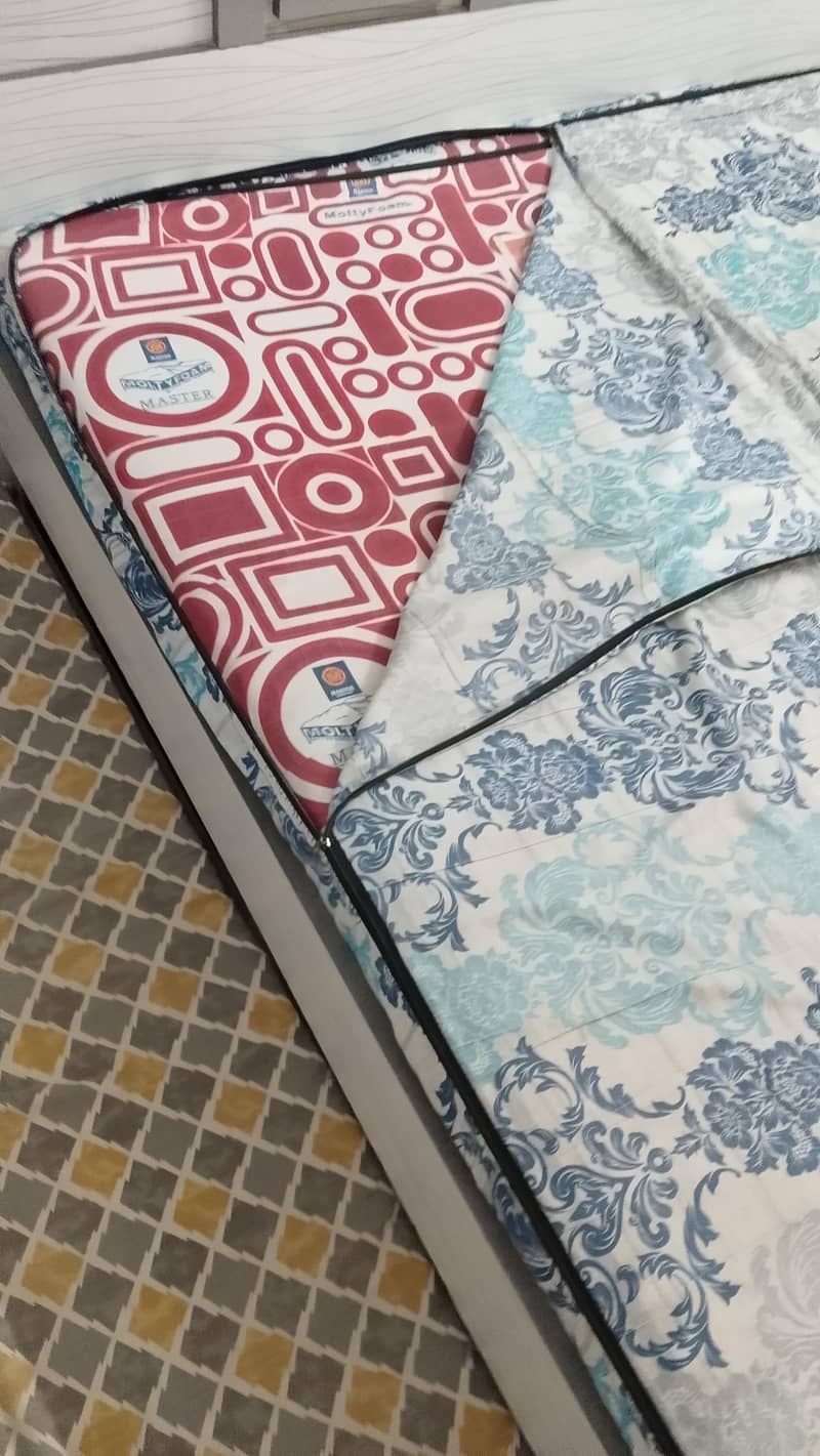 Double bed with 2 drawer 2