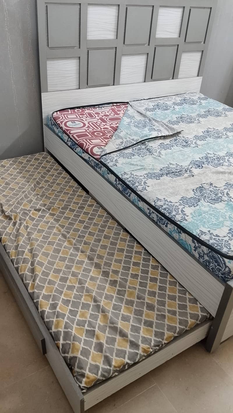 Double bed with 2 drawer 4