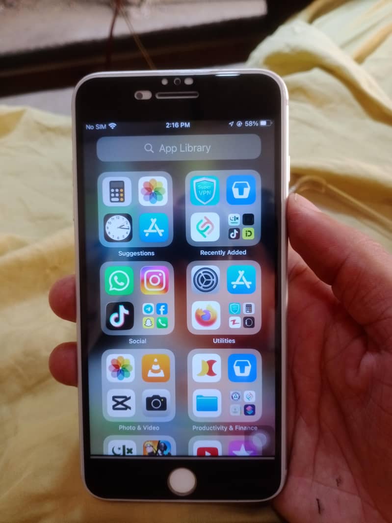 Apple iPhone 7 Plus 0