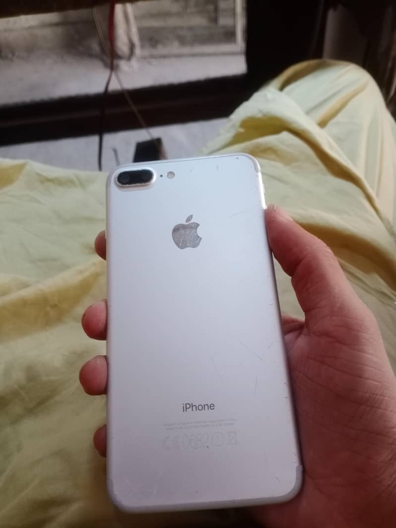 Apple iPhone 7 Plus 5