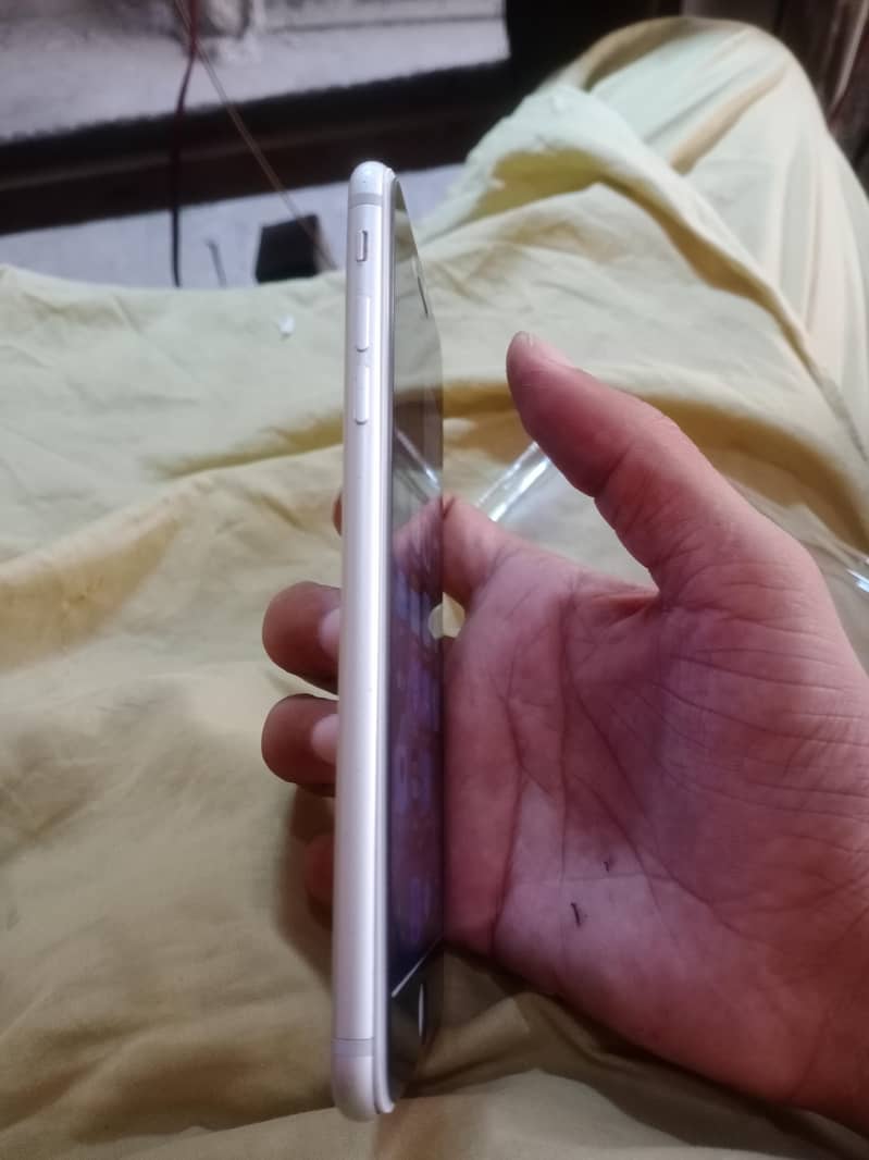 Apple iPhone 7 Plus 6