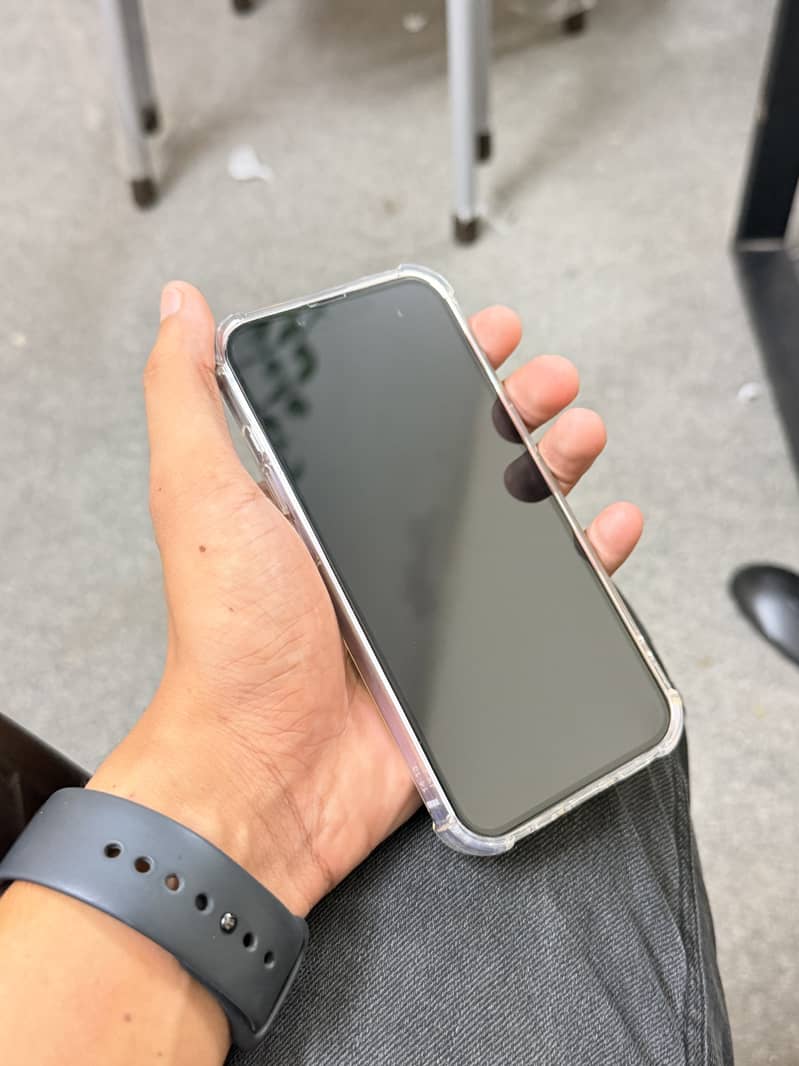 Apple iPhone 14 3