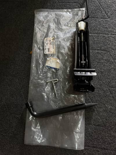 Ford Genuine OEM Scissor Jack Tool Kit – Unused