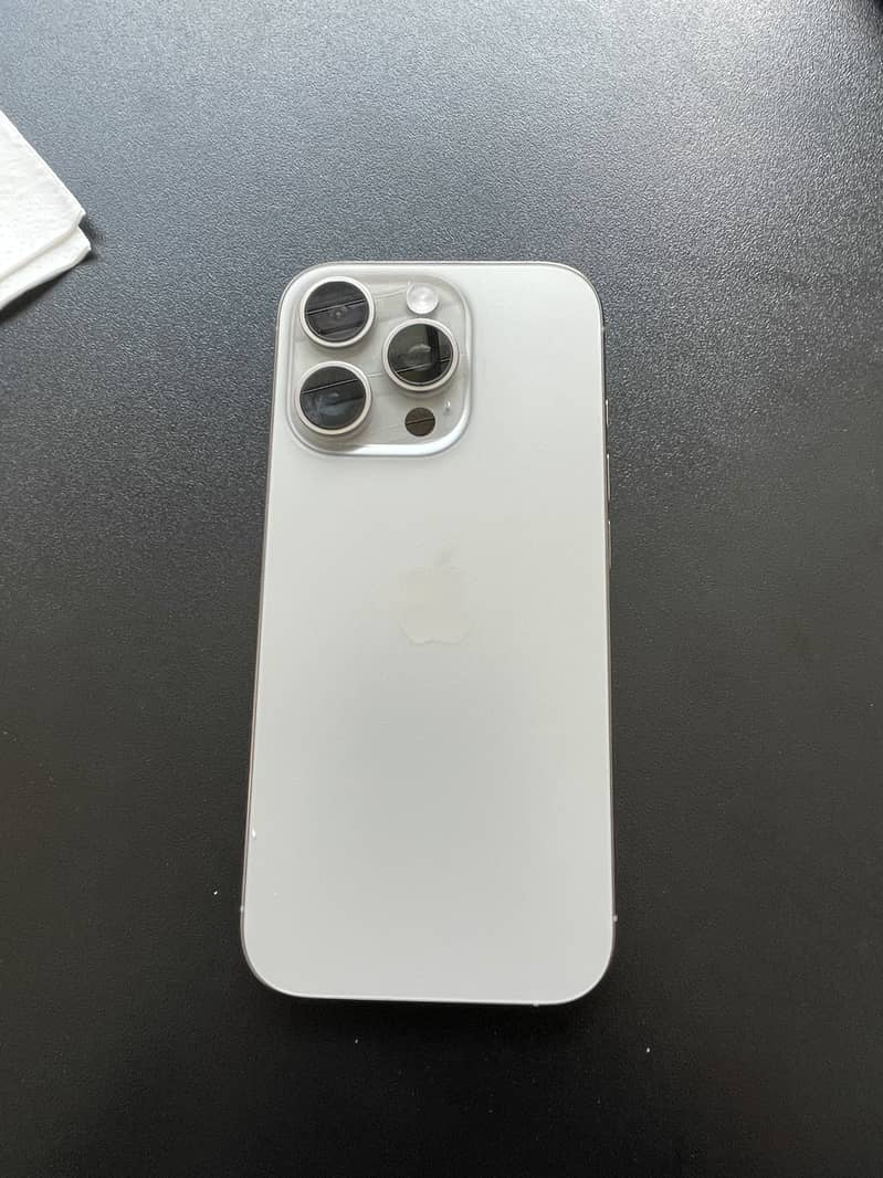 iPhone 16 Pro 1