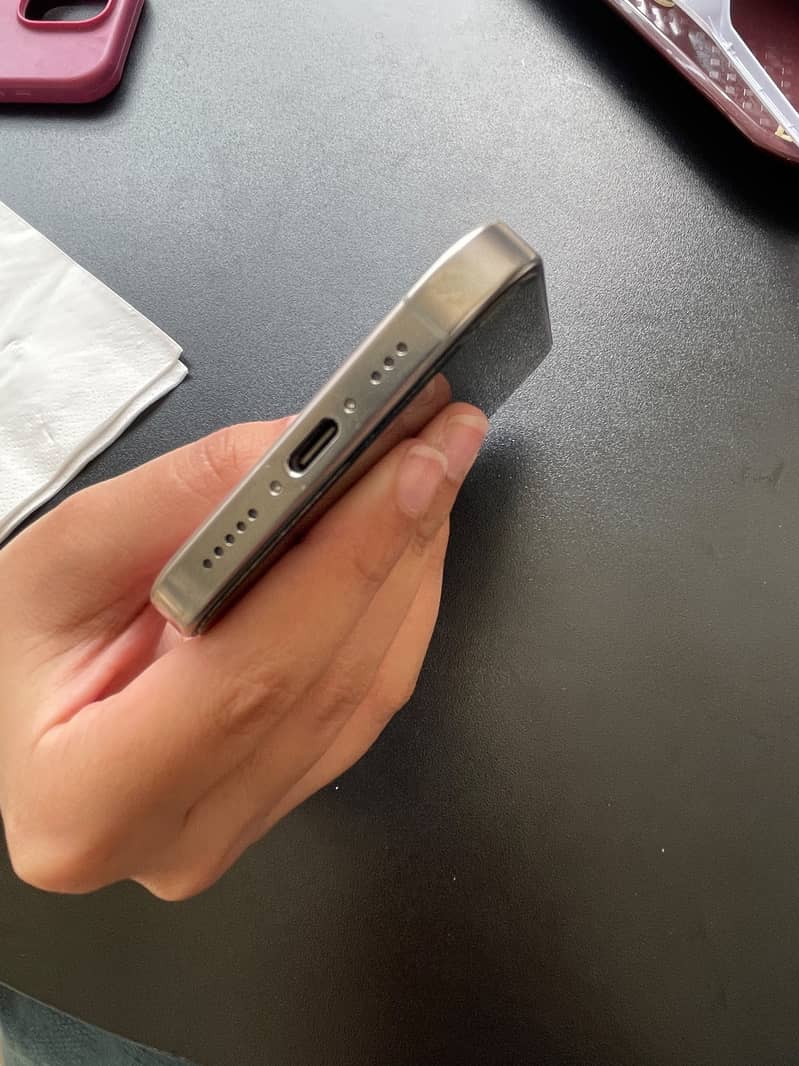 iPhone 16 Pro 2