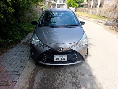 Toyota vitz 1.0 F Safety Edition III