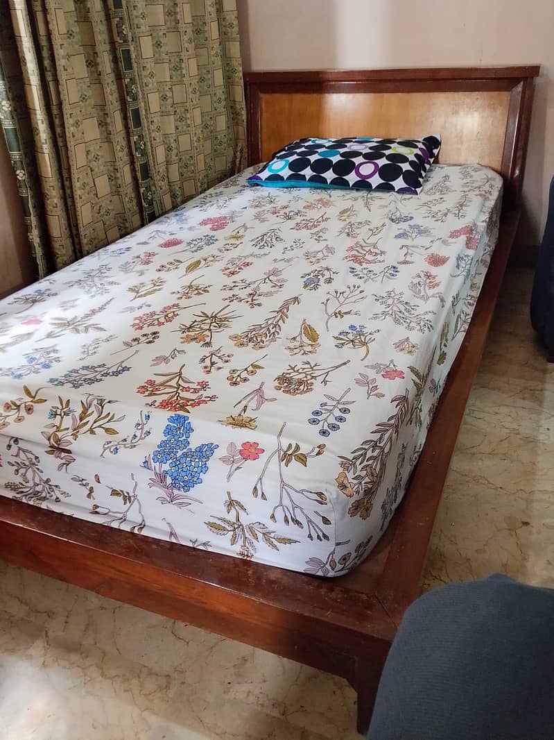Solid wooden single bed with headboard excellent condition without mat 2