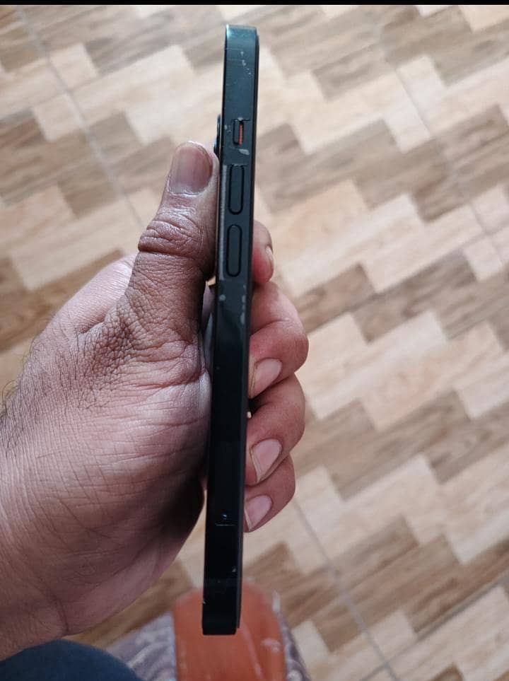 Apple iPhone 13jv 3