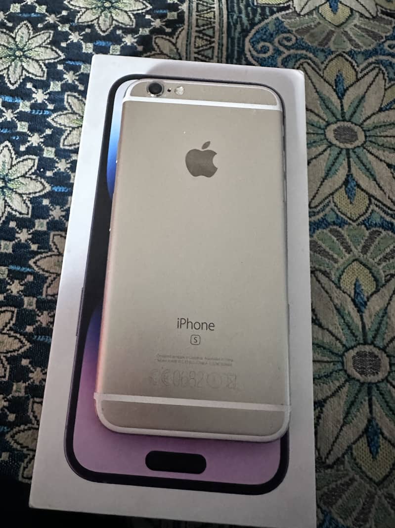 Apple iPhone 6S 4