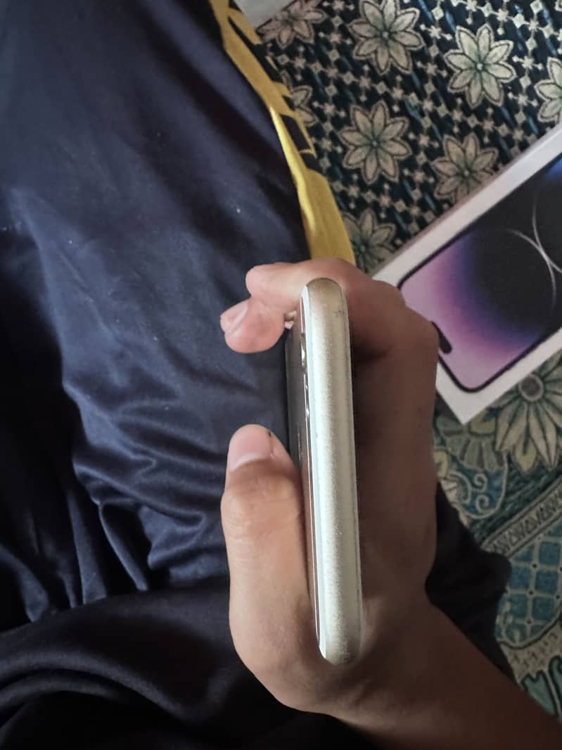 Apple iPhone 6S 11