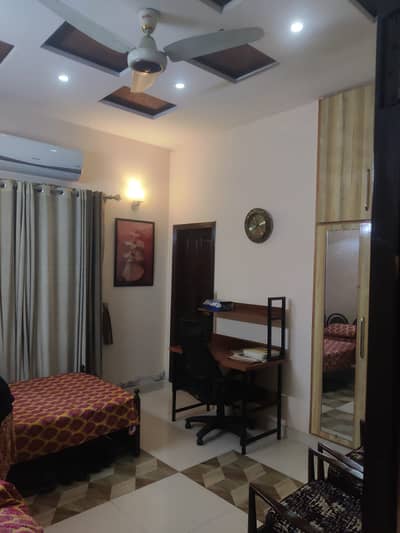 10 MARLA FULL HOUSE AVAILABLE FOR RENT ALL FACILITIES AVAILABLE E. T. C