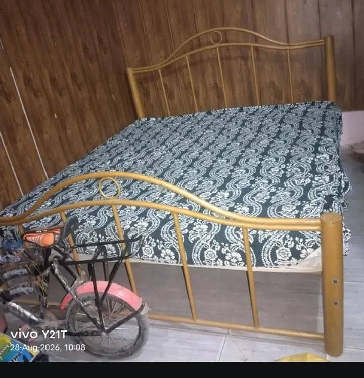 king size iron bed 0