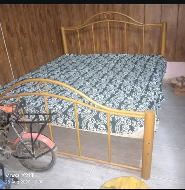king size iron bed 1
