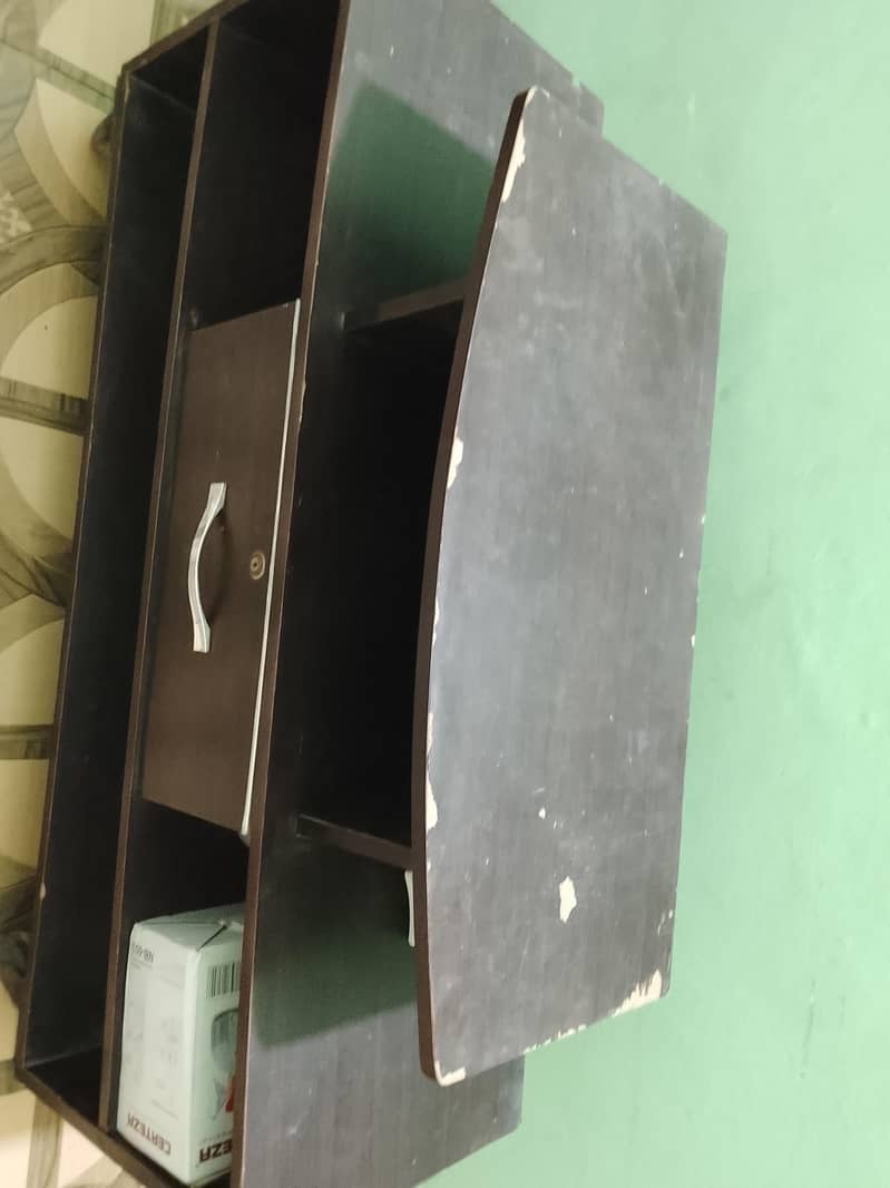 TV TROLLY 1