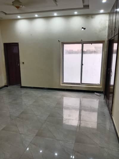 A BEAUTIFUL 5 MARLA HOUSE FOR RENT