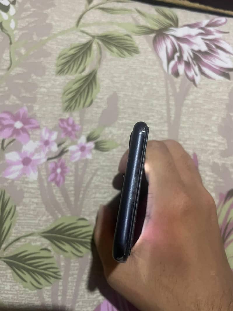 Apple iPhone 7 3