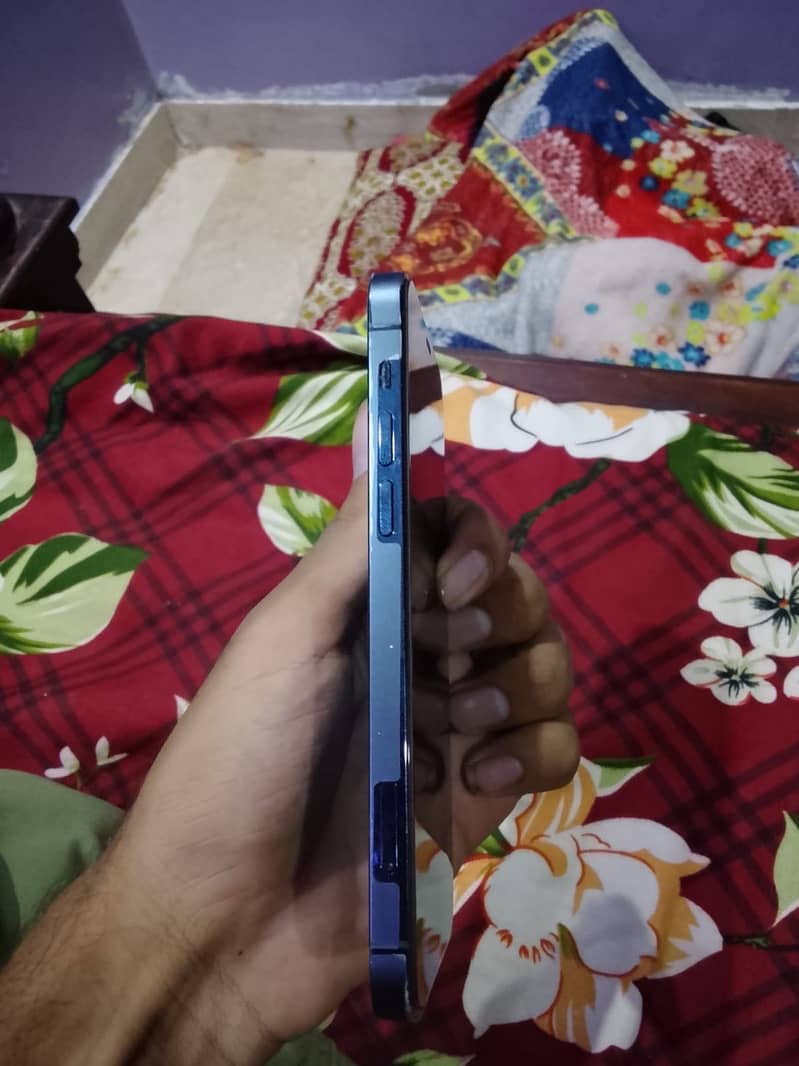 Apple iPhone 12 Pro 2