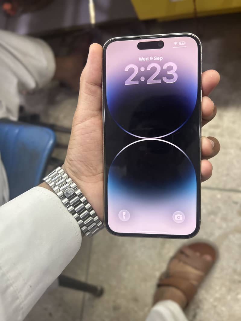 Apple iPhone 14 Pro Max 1