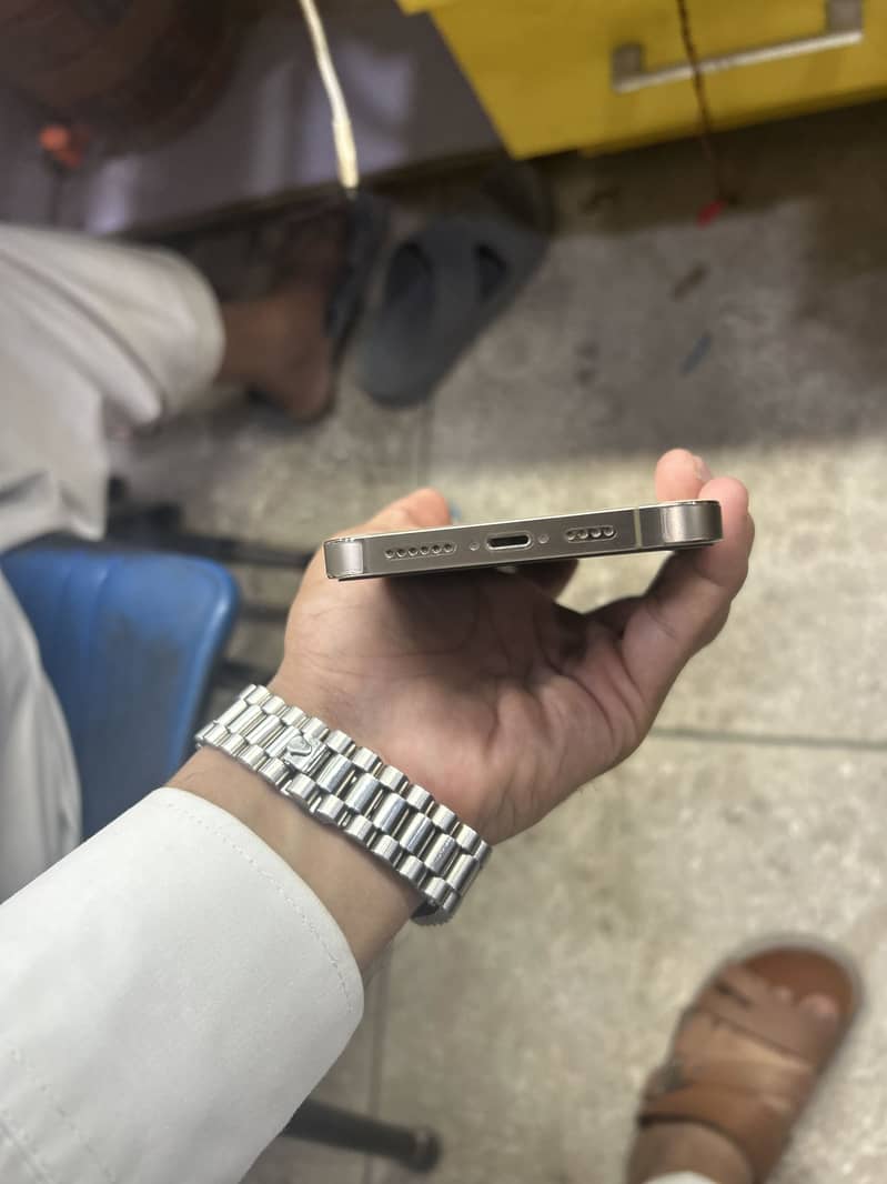 Apple iPhone 14 Pro Max 3