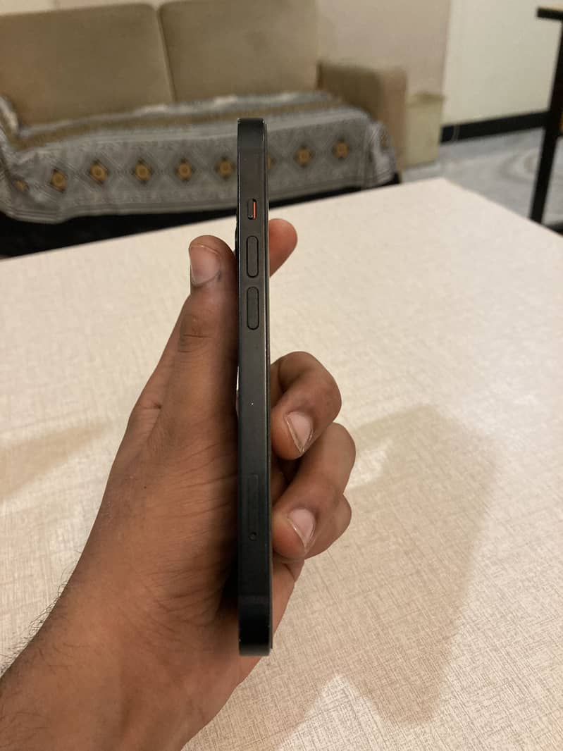 Apple iPhone 13 3
