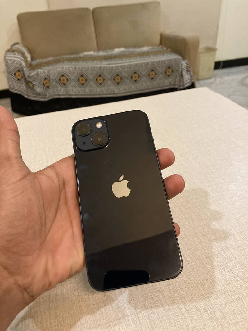 Apple iPhone 13 4