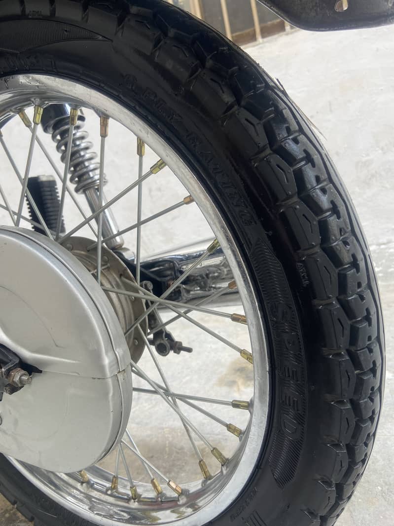 Honda 125     Old model 2013 1