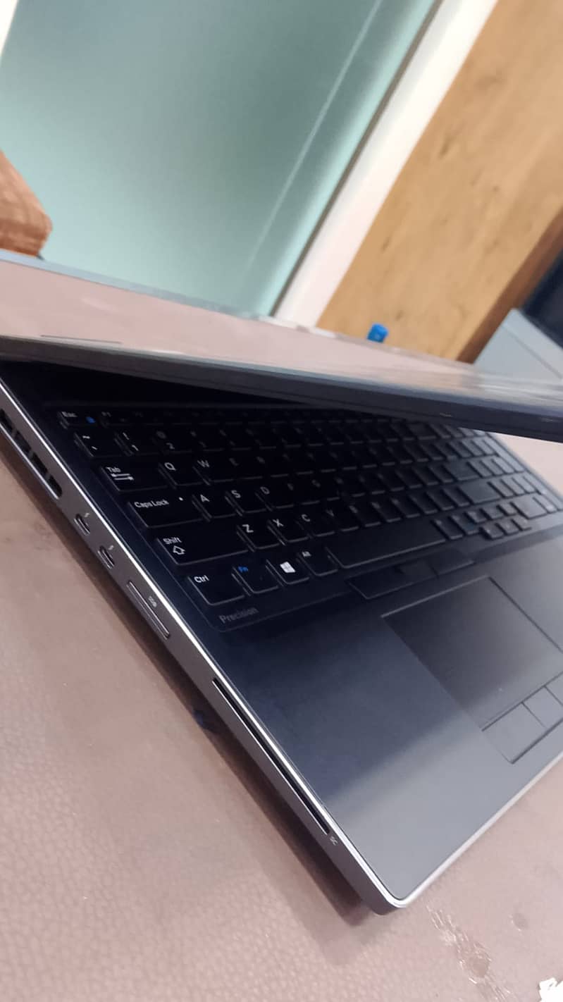 Dell Precision 7530 Workstation 2