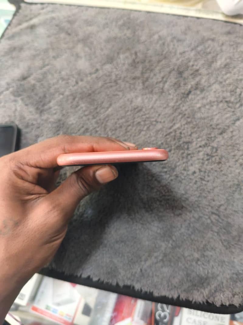 Apple iPhone XR 3