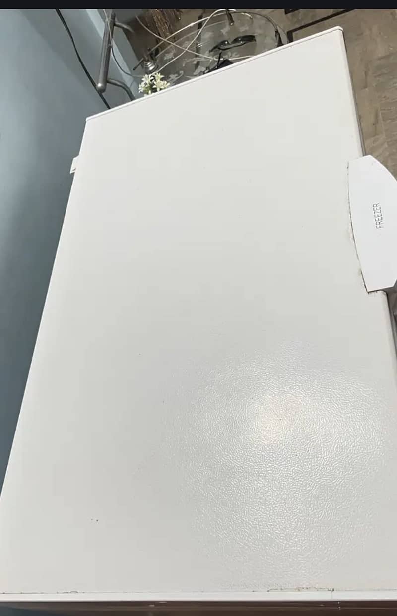 Dawlence deep freezer  mid size 1