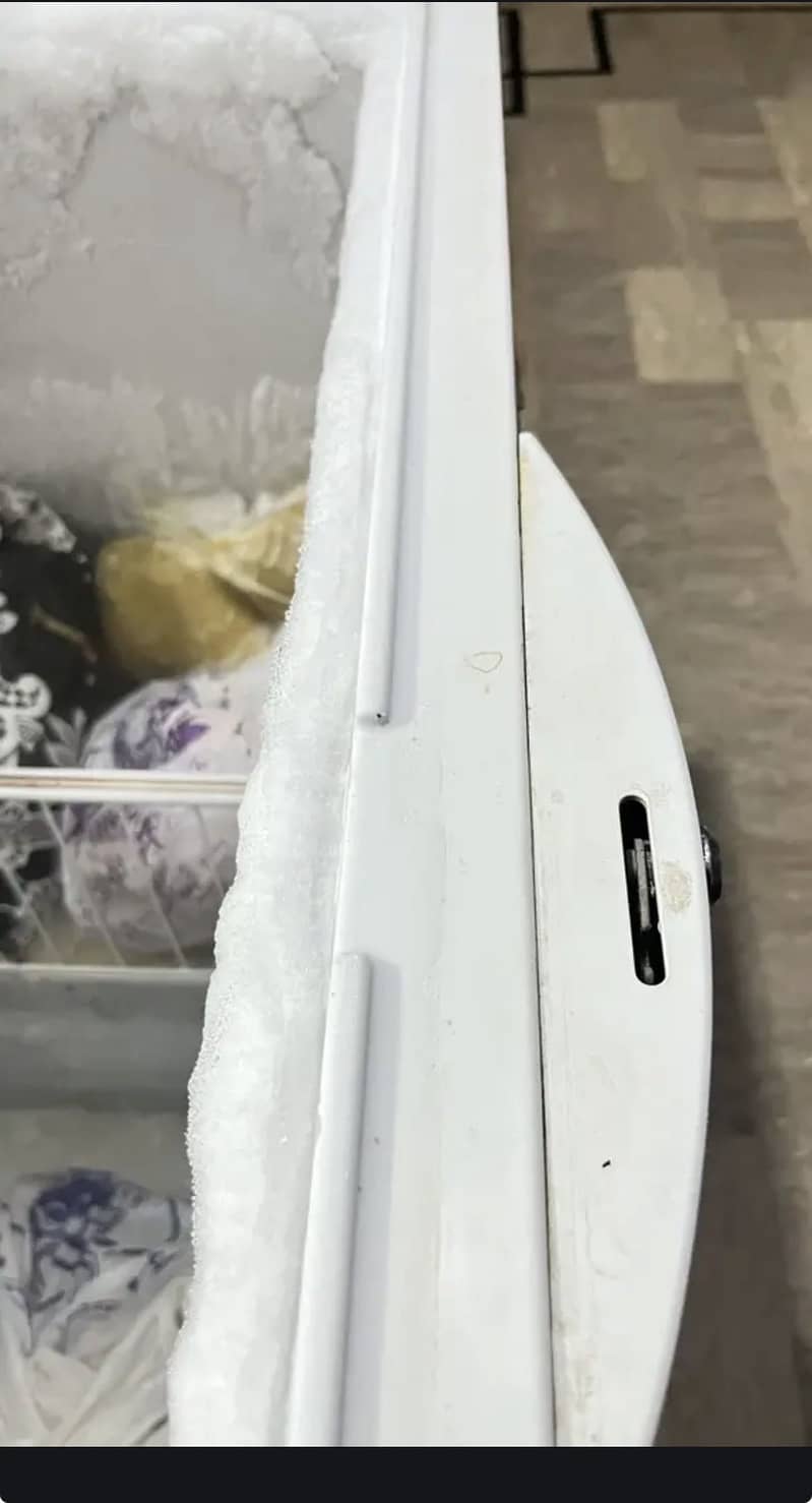 Dawlence deep freezer  mid size 4
