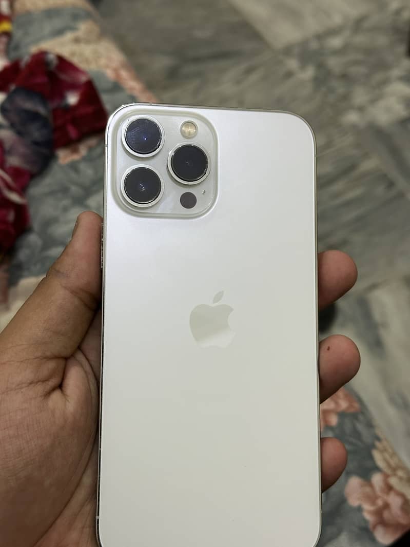 Apple iPhone 13 Pro Max 0