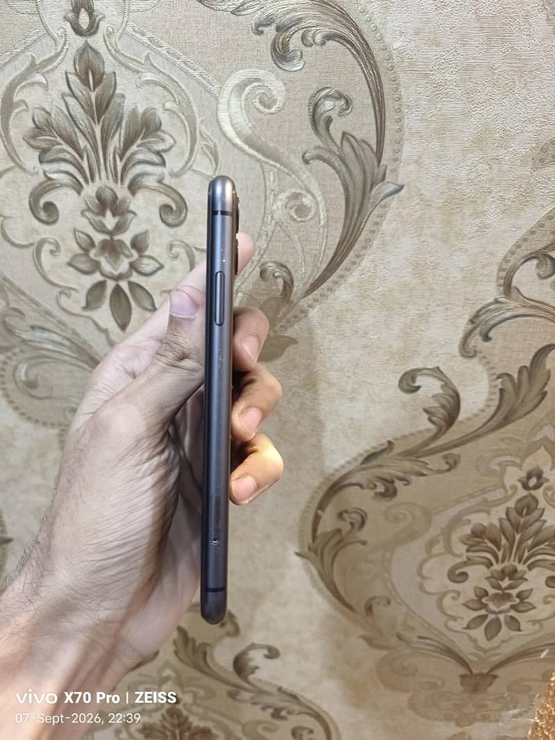 Apple iPhone 11 2