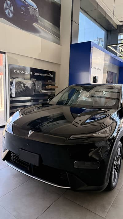 Deepal S05 Reev Premium available in black color showroom delivery