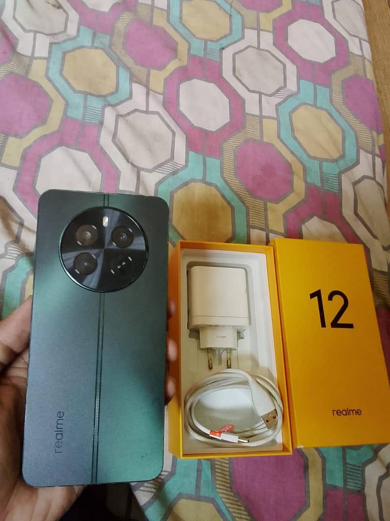 realme12 8